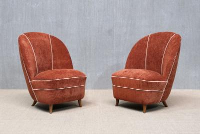 Guglielmo Ulrich Pair of Guglielmo Ulrich Chairs in Dedar Chenille and Walnut Italy 1940s