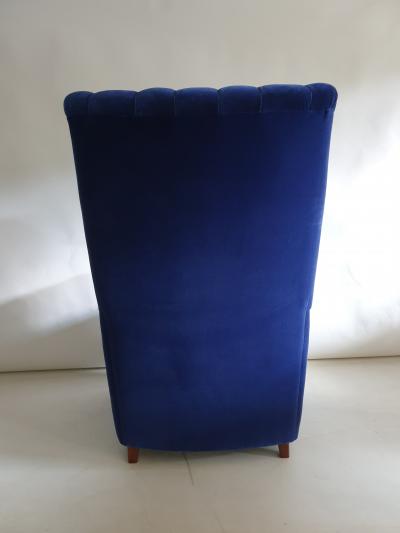 Guglielmo Ulrich Pair of blue velvet upholstered chairs by Guglielmo Ulrich