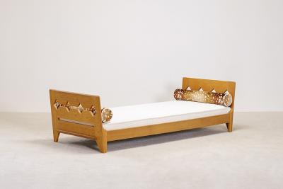 Guillerme et Chambron GUILLERME CHAMBRON PAIR OF DAYBEDS