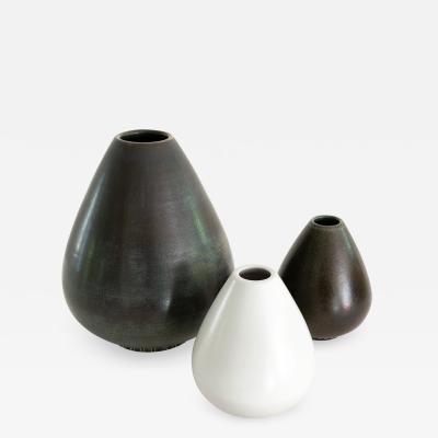 Gunnar Nylund GUNNAR NYLUND GROUP OF 3 VASES CHARCOAL AND LIGHT GRAY 