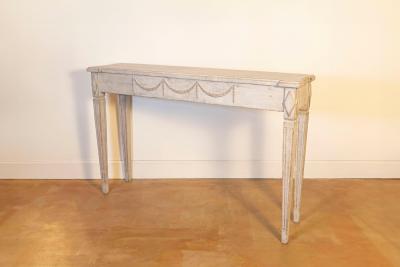 Gustavian Period 1810s Swedish Gray Painted Console Table with Carved Garlands
