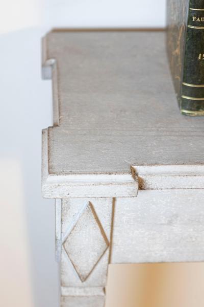Gustavian Period 1810s Swedish Gray Painted Console Table with Carved Garlands