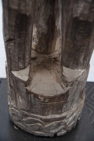 HAMPADONG Kalimantan TRIBAL ART Carved Figure MAILE with CHILD