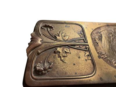 HIGHLY DETAILED SCENIC ART NOUVEAU BRASS REPOUSEE LARGE GLOVE BOX MAKERS MARK