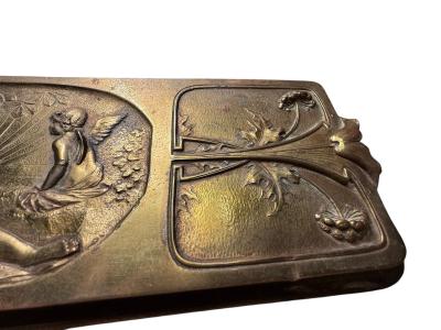 HIGHLY DETAILED SCENIC ART NOUVEAU BRASS REPOUSEE LARGE GLOVE BOX MAKERS MARK