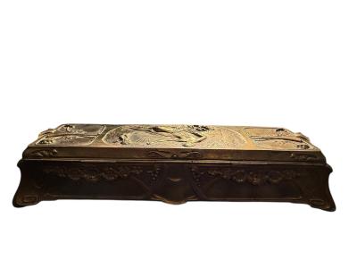 HIGHLY DETAILED SCENIC ART NOUVEAU BRASS REPOUSEE LARGE GLOVE BOX MAKERS MARK