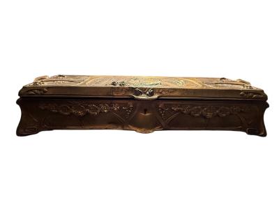 HIGHLY DETAILED SCENIC ART NOUVEAU BRASS REPOUSEE LARGE GLOVE BOX MAKERS MARK