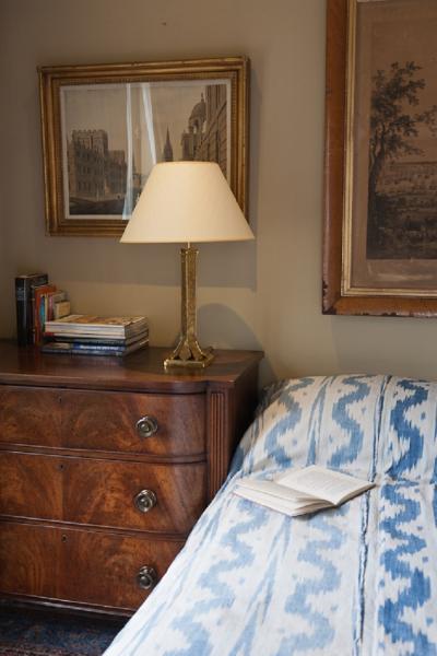 HILLSLEIGH TABLE LAMP