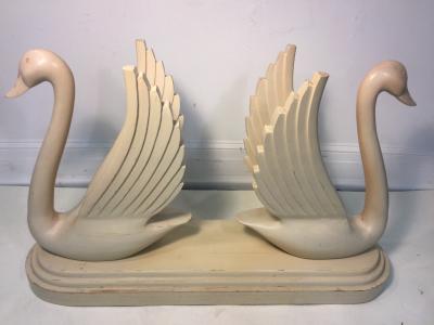 HOLLYWOOD REGENCY CARVED WOOD DOUBLE SWAN CONSOLE
