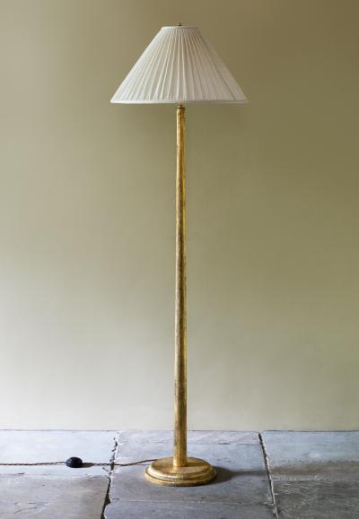 HORBURY STANDARD LAMP IN GILT LACQUER WITH SILK COOLIE SHADE
