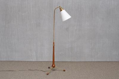 Hans Bergstr m Hans Bergstr m Brass and Elm Floor Lamp Model 547 Atelj Lyktan Sweden 1940s