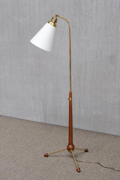 Hans Bergstr m Hans Bergstr m Brass and Elm Floor Lamp Model 547 Atelj Lyktan Sweden 1940s
