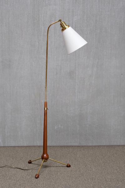 Hans Bergstr m Hans Bergstr m Brass and Elm Floor Lamp Model 547 Atelj Lyktan Sweden 1940s