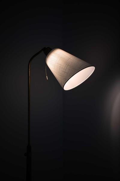 Hans Bergstr m Scandinavian Modern Floor Lamp in Brass Mahogany by Hans Bergstr m 1940s