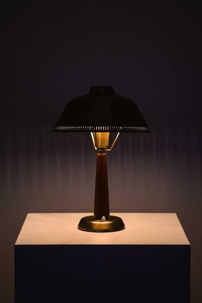 Hans Bergstr m Scandinavian Modern Table Lamp in Brass Mahogany by Hans Bergstr m 1950s
