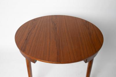 Hans Olsen Hans Olsen Expandable Roundette with Six Chairs