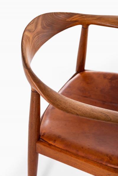 Hans Wegner Armchair Model JH 501 The Chair Produced by Johannes Hansen
