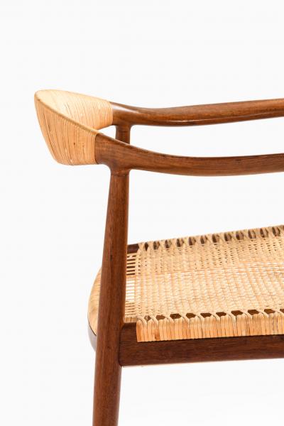 Hans Wegner Armchair Model JH 501 The Chair Produced by Johannes Hansen