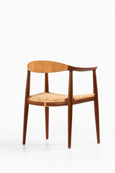 Hans Wegner Armchair Model JH 501 The Chair Produced by Johannes Hansen