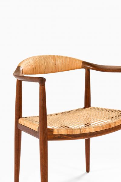 Hans Wegner Armchair Model JH 501 The Chair Produced by Johannes Hansen