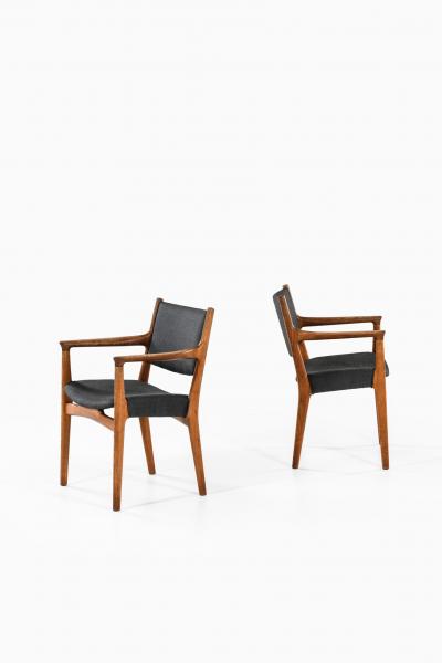 Hans Wegner Armchairs Model JH 525 Produced by Cabinetmaker Johannes Hansen