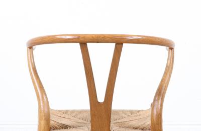 Hans Wegner Classic Hans J Wegner Wishbone Oak Arm Chair for Carl Hansen S n