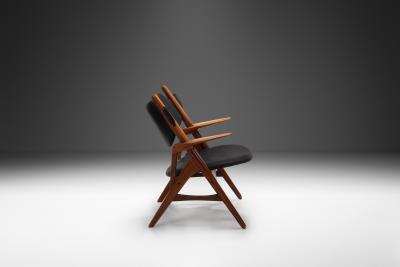 Hans Wegner Danish Mid Century Modern Chair in the Manner of Hans Wegner Denmark ca 1960s