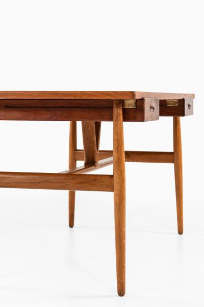 Hans Wegner Desk Model JH 563 Produced by Cabinetmaker Johannes Hansen