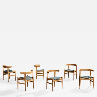 Hans Wegner Dining Room Chairs with Oak and Fabric Denmark 1960s