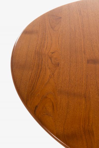 Hans Wegner Dining Table Model JH 567 Produced by Cabinetmaker Johannes Hansen