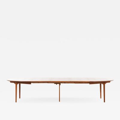 Hans Wegner Dining Table Model JH 567 Produced by Cabinetmaker Johannes Hansen