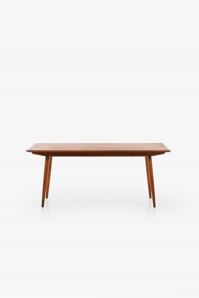 Hans Wegner Dining Table Model JH 570 Produced by Cabinetmaker Johannes Hansen