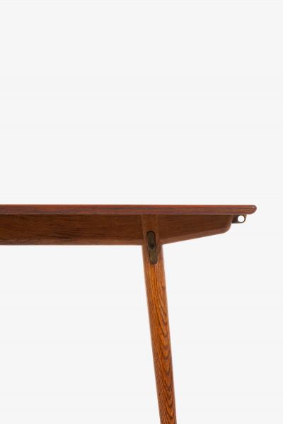Hans Wegner Dining Table Model JH 570 Produced by Cabinetmaker Johannes Hansen
