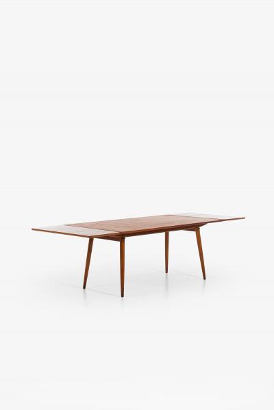 Hans Wegner Dining Table Model JH 570 Produced by Cabinetmaker Johannes Hansen