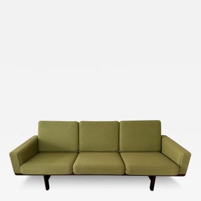 Hans Wegner GE 236 Sofa