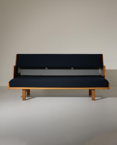 Hans Wegner Hans Wegner GE258 Sofa Bed for Getama 1950s