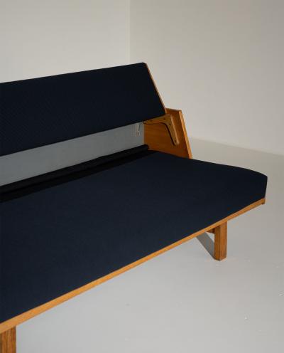 Hans Wegner Hans Wegner GE258 Sofa Bed for Getama 1950s