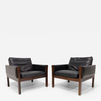 Hans Wegner Hans Wegner Model AP 62 Lounge Chairs in Rosewood and Black Leather