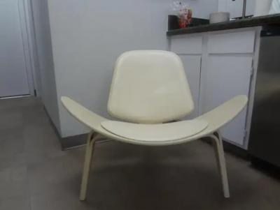 Hans Wegner Iconic 20th Century Hans Wegner Lacquer and Leather Shell Chair