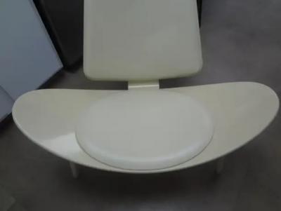 Hans Wegner Iconic 20th Century Hans Wegner Lacquer and Leather Shell Chair