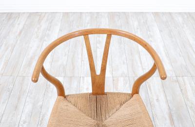 Hans Wegner Iconic Hans J Wegner Wishbone Oak Arm Chair for Carl Hansen S n