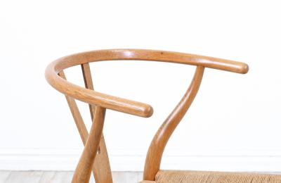 Hans Wegner Iconic Hans J Wegner Wishbone Oak Arm Chair for Carl Hansen S n