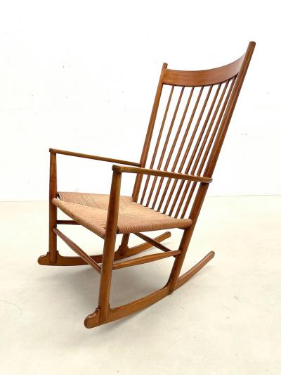 Hans Wegner Mid Century J16 Rocking Chair by Hans Wegner