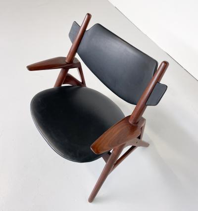 Hans Wegner Mid Century Modern Armchair by Hans Wegner for De Padova