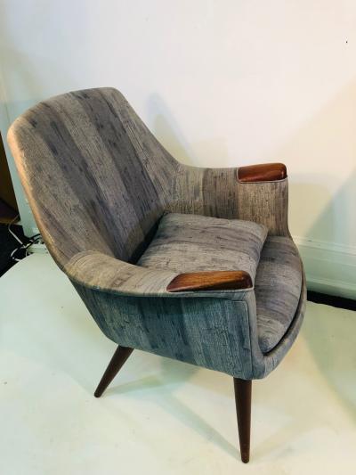 Hans Wegner Pair of Modern Chairs in the Manner of Hans Wegner