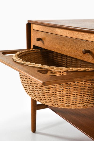 Hans Wegner Rare Side or Sewing Table Model AT 33 by Hans Wegner 1950s
