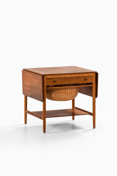 Hans Wegner Rare Side or Sewing Table Model AT 33 by Hans Wegner 1950s