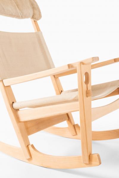 Hans Wegner Rocking Chair Model GE 273 Produced by Getema