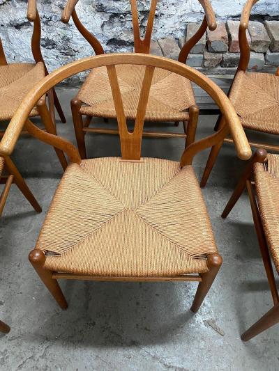 Hans Wegner SET OF SIX OAK WISHBONE CHAIR BY HANS WEGNER FOR CARL HANSEN SON