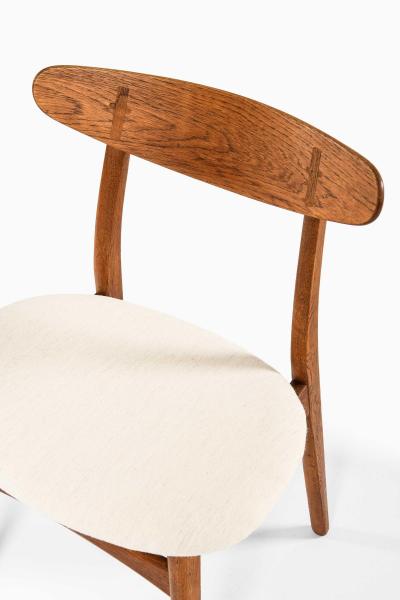 Hans Wegner Set of 9 CH 30 Chairs in Oak and Wool by Hans Wegner 1954